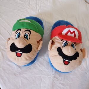 Nintendo Super Mario Brothers Mario and Luigi Plush Youth Slippers
